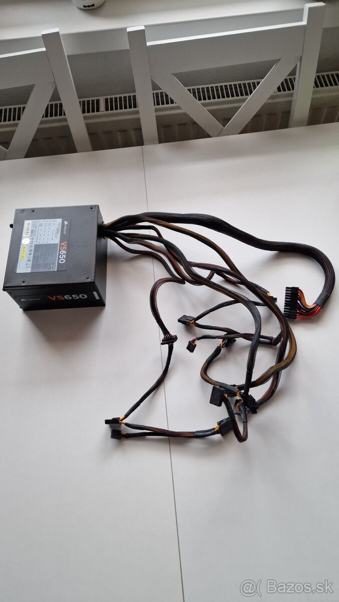 PC zdroj Corsair VS650 - 650 W - 2