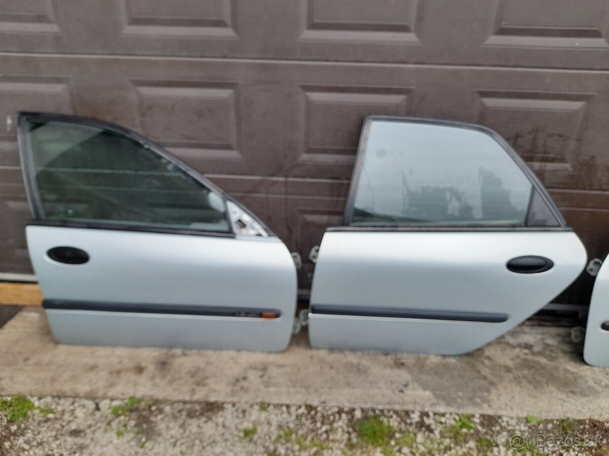 Predám dvere na Renault lagunu - 2