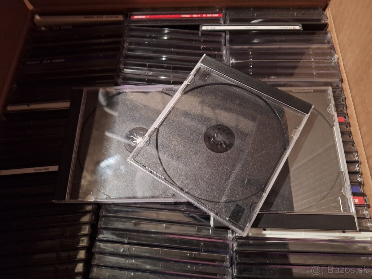 Obaly na média CD a DVD, tenšie aj hrubšie. - 2