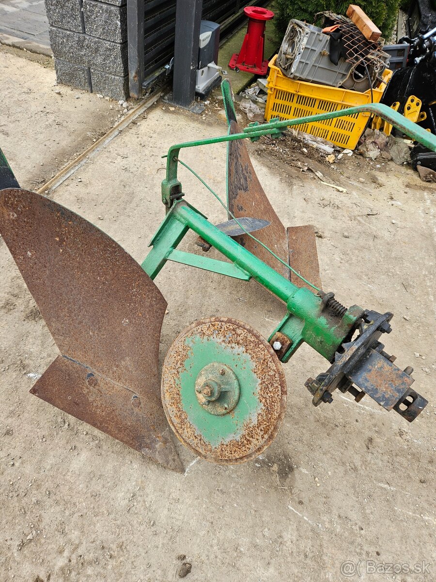 Otočný pluh TZ4K-14 - 2