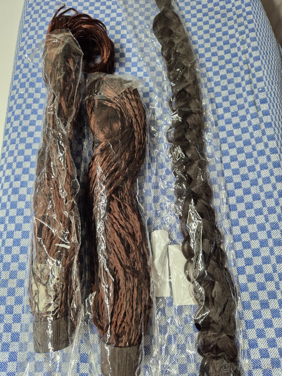 3 x umelé vlasy. - 2