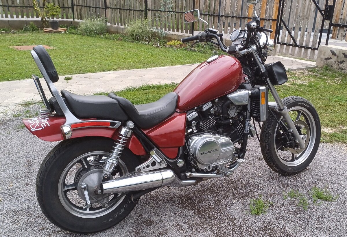 Honda magna - 2