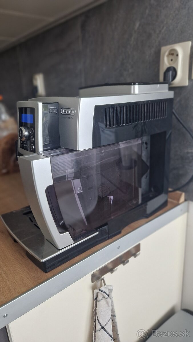 DELONGHI ECAM 23.460W + 1KG Káva LAVAZZA - 2