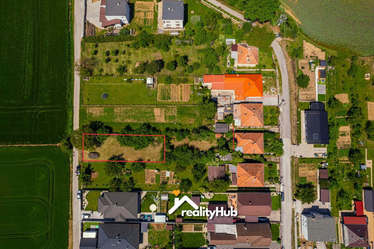 Slnkom zaliaty stavebný pozemok v Horných Chlebanoch - 2