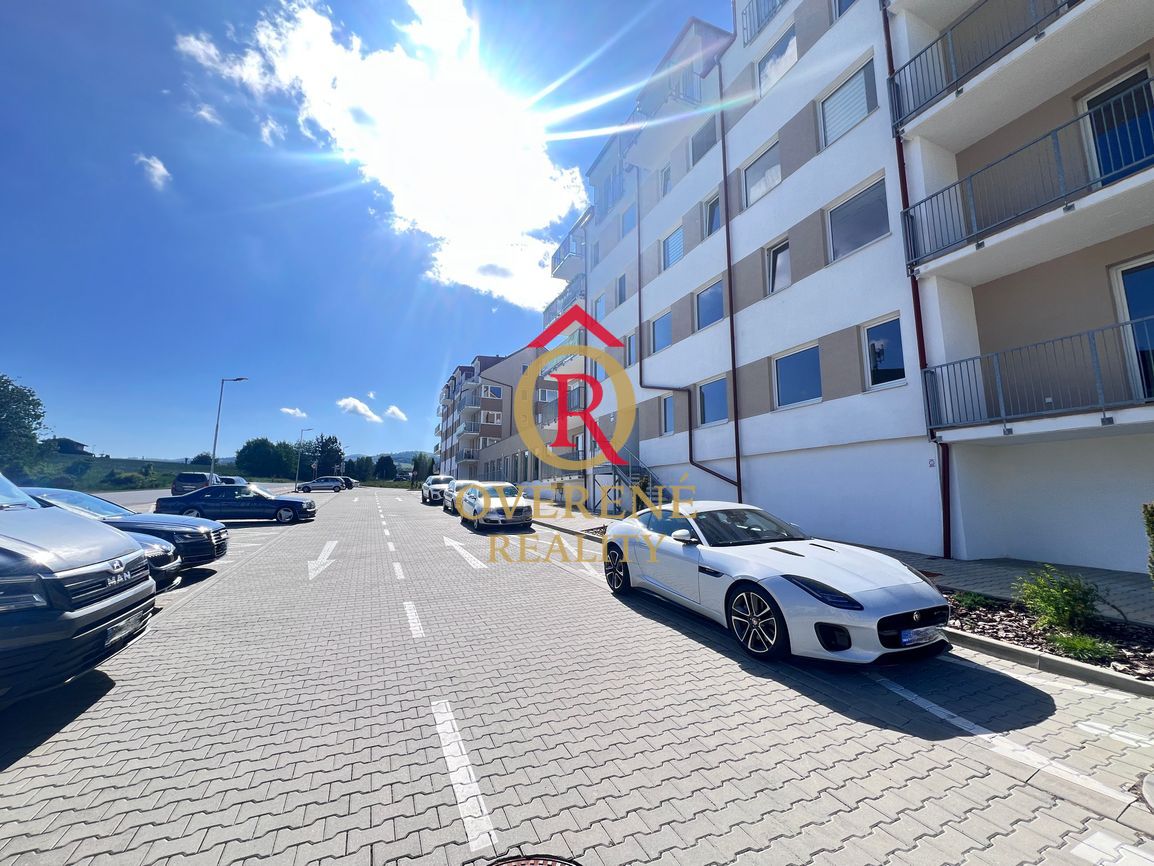 Exkluzívna garáž s vlastným vstupom a bránou HÖRMANN – jedin - 2