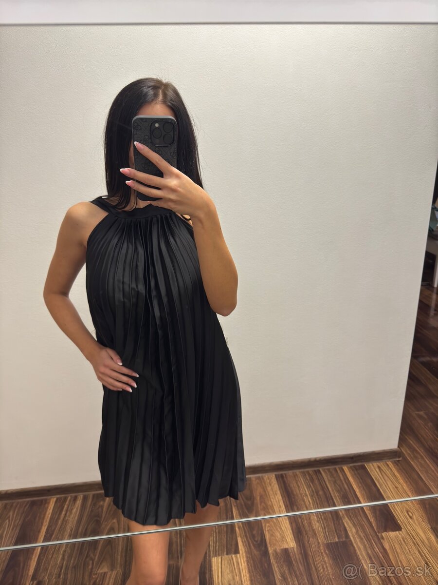 Saténové plisované šaty - 2