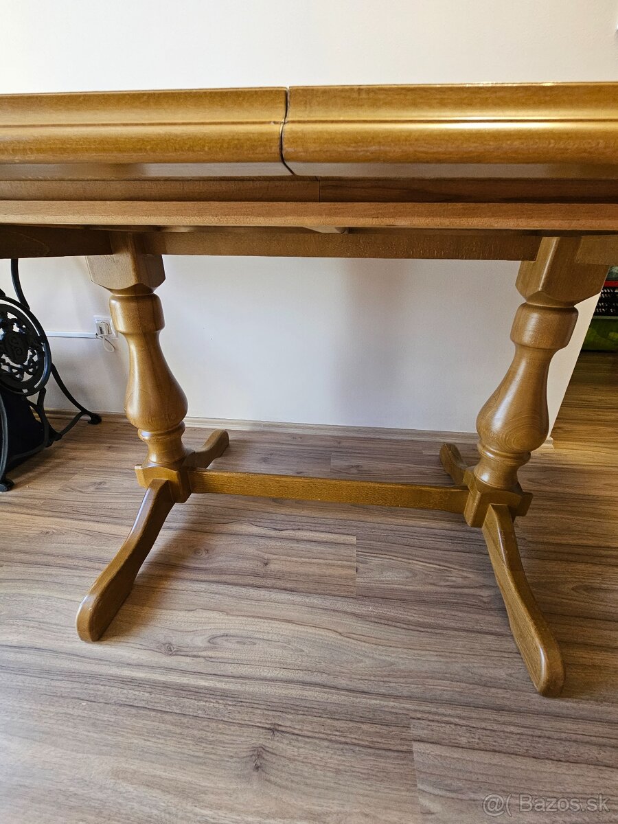 Jedálenský stôl - 2