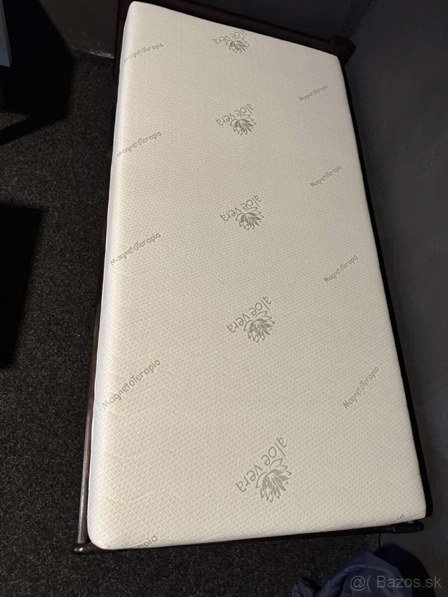 Jednolozkova postel s madracom - 2