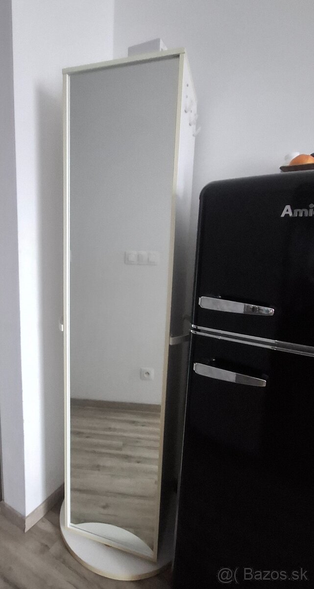 Skrinka do predsiene - 2