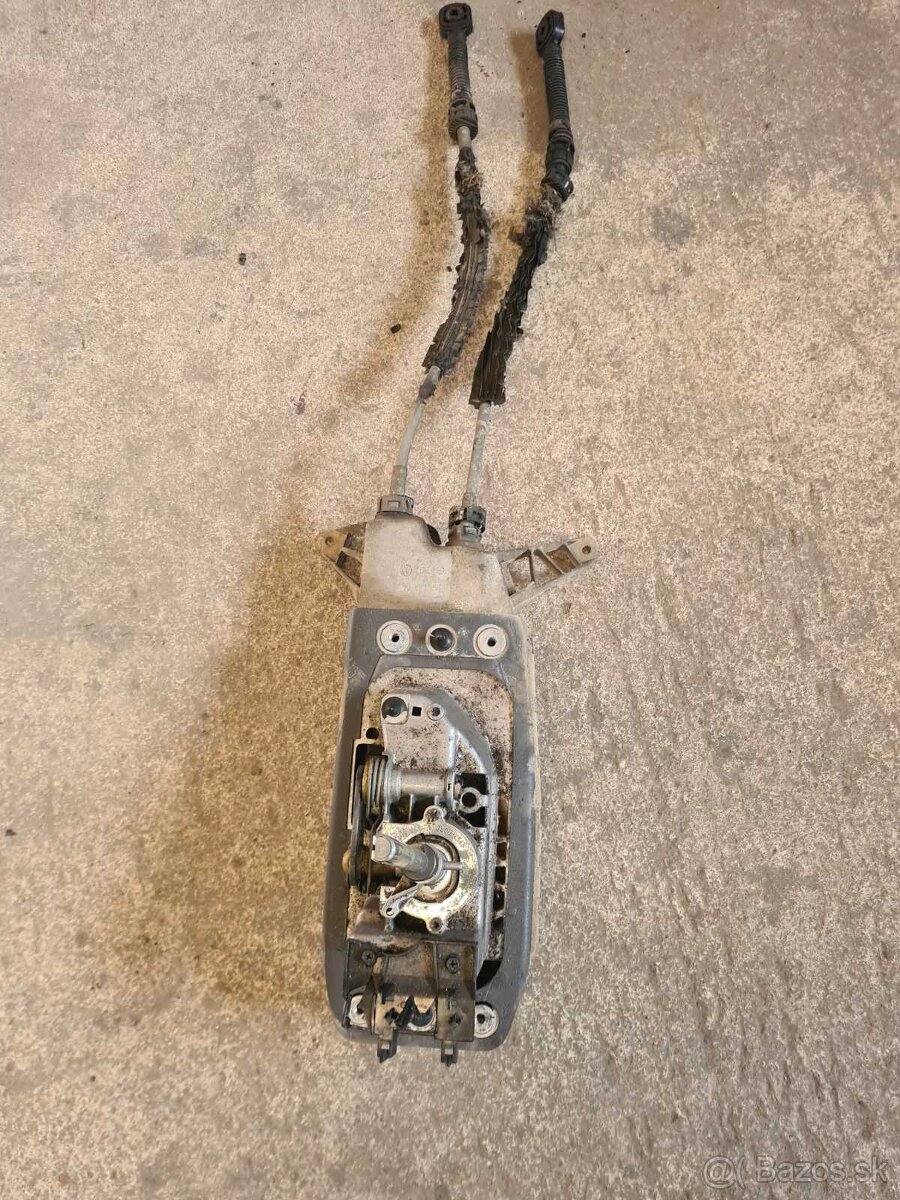 Tiahla radiacej páky VW Touareg 7l - 2