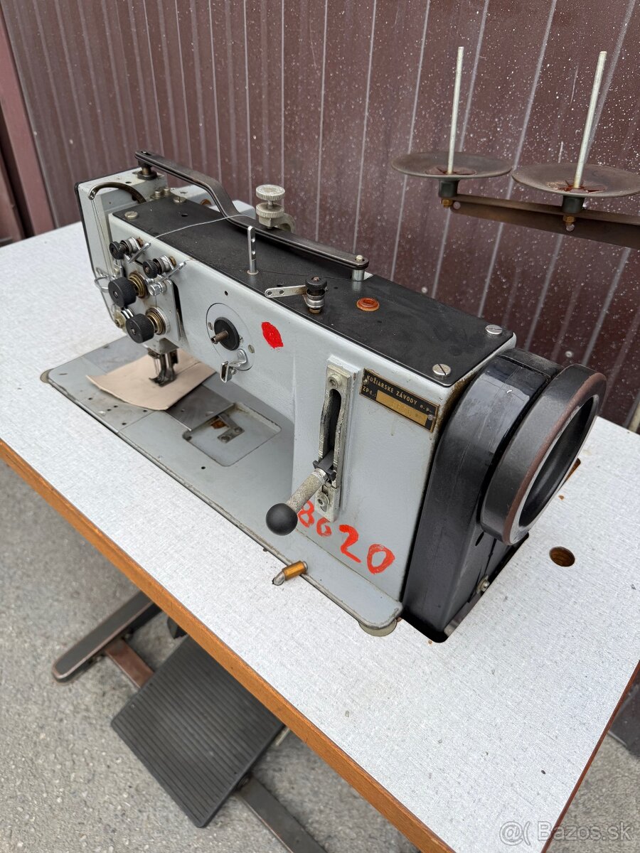 Dvoujehlový šicí stroj Adler 267 4 mm Pfaff Dürkopp - 2