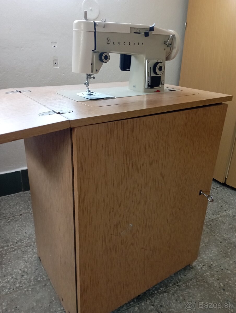 Šijací stroj - 2