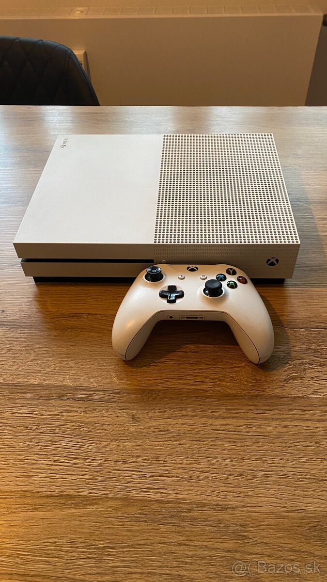 Xbox One S - 2