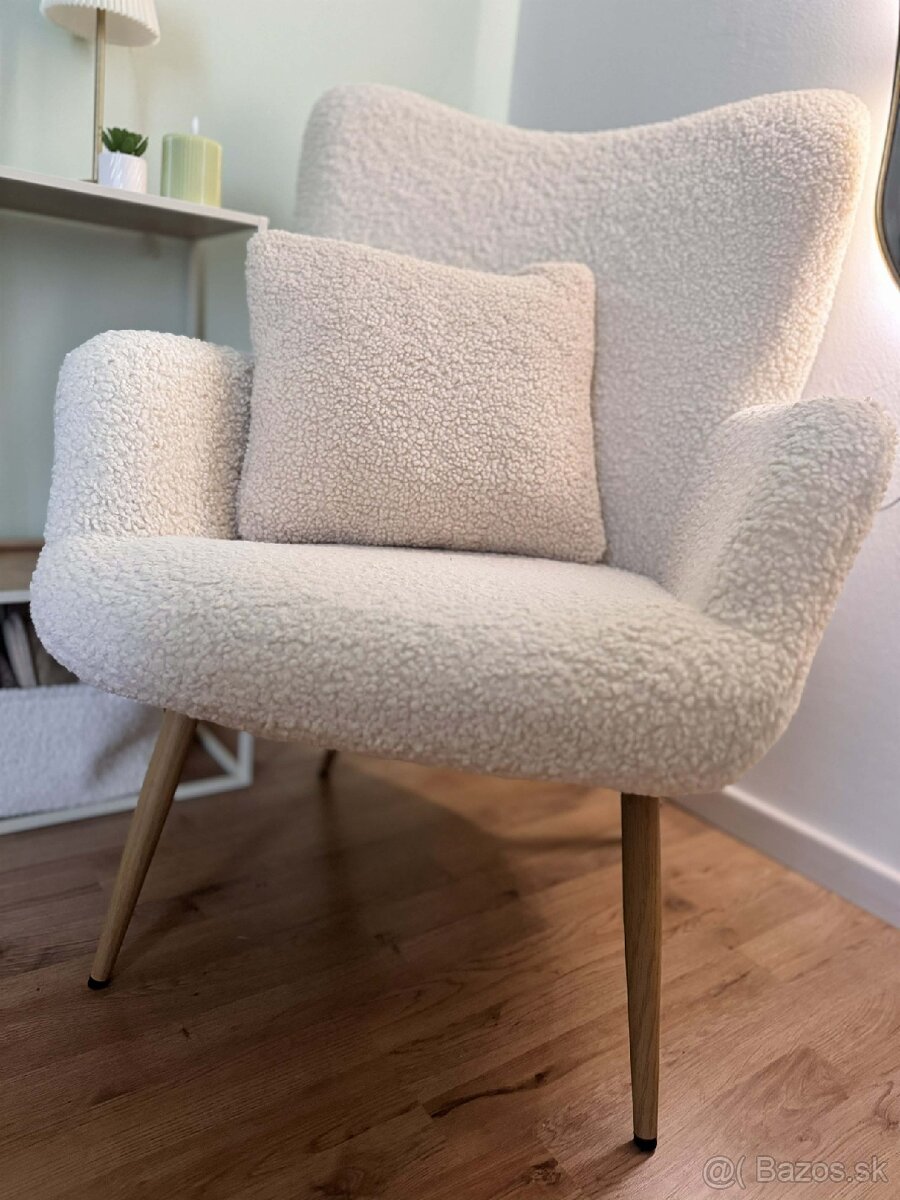Čalúnené kreslo - 2