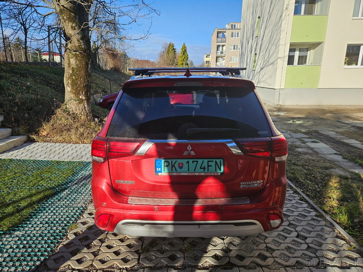 Mitsubishi Outlander 2.4 MIVEC PHEV Intense 4WD