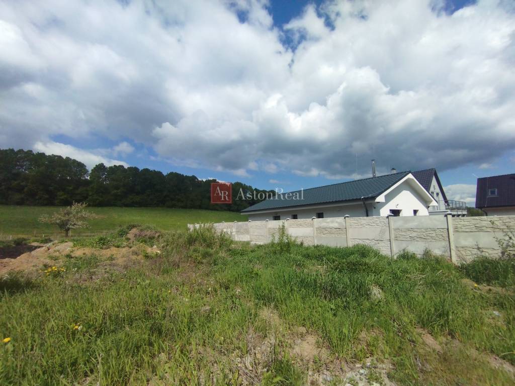 Predaj stavebný pozemok 376 m2 Liptovské Kľačany - Liptovs - 2