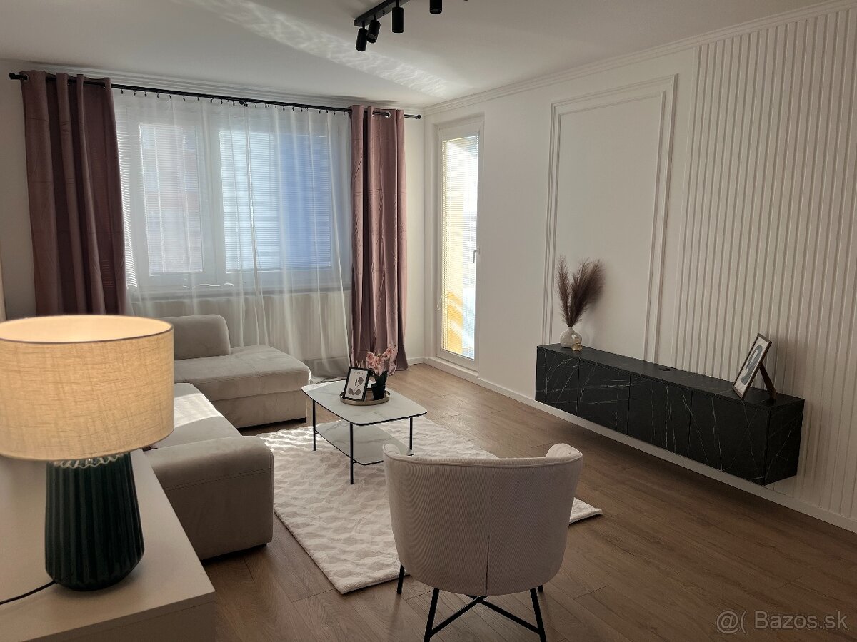 ŠTÝLOVÝ, KOMPLETNE ZREKONŠTRUOVANÝ 3-IZBOVÝ BYT V KOMÁRNE - 2