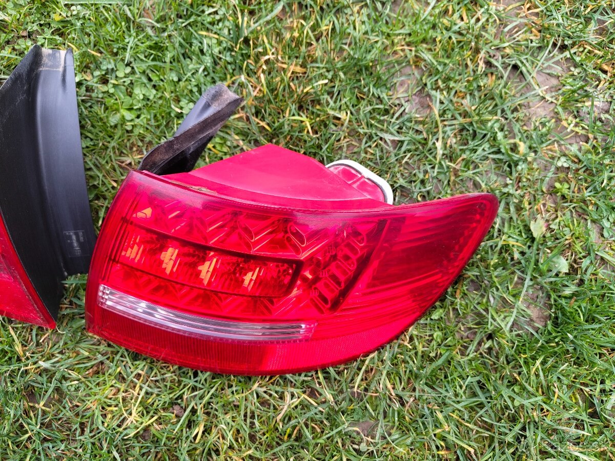 Zadné svetlá Audi A6 C6 4F Avant - 2