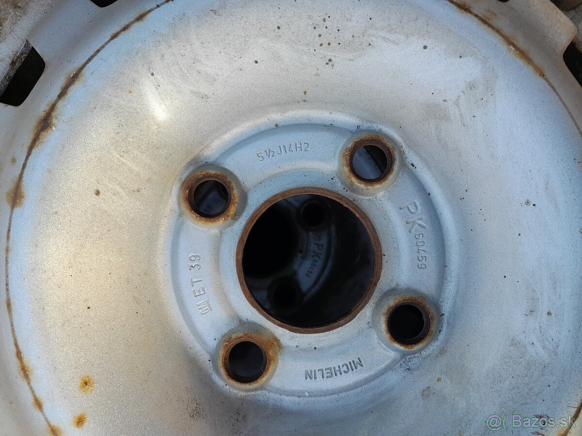 Darujem pneumatík - 2