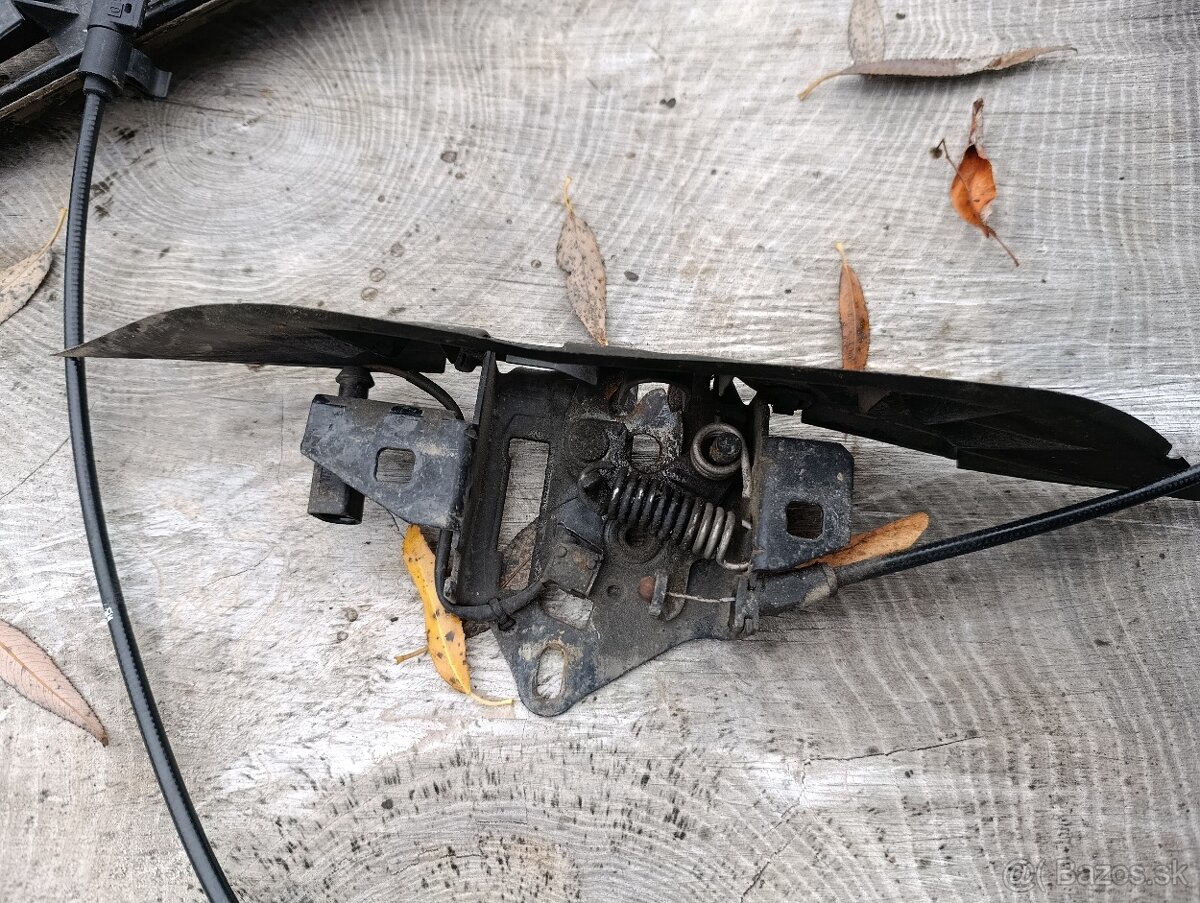 Zámok prednej kapoty Superb1 2005 - 2