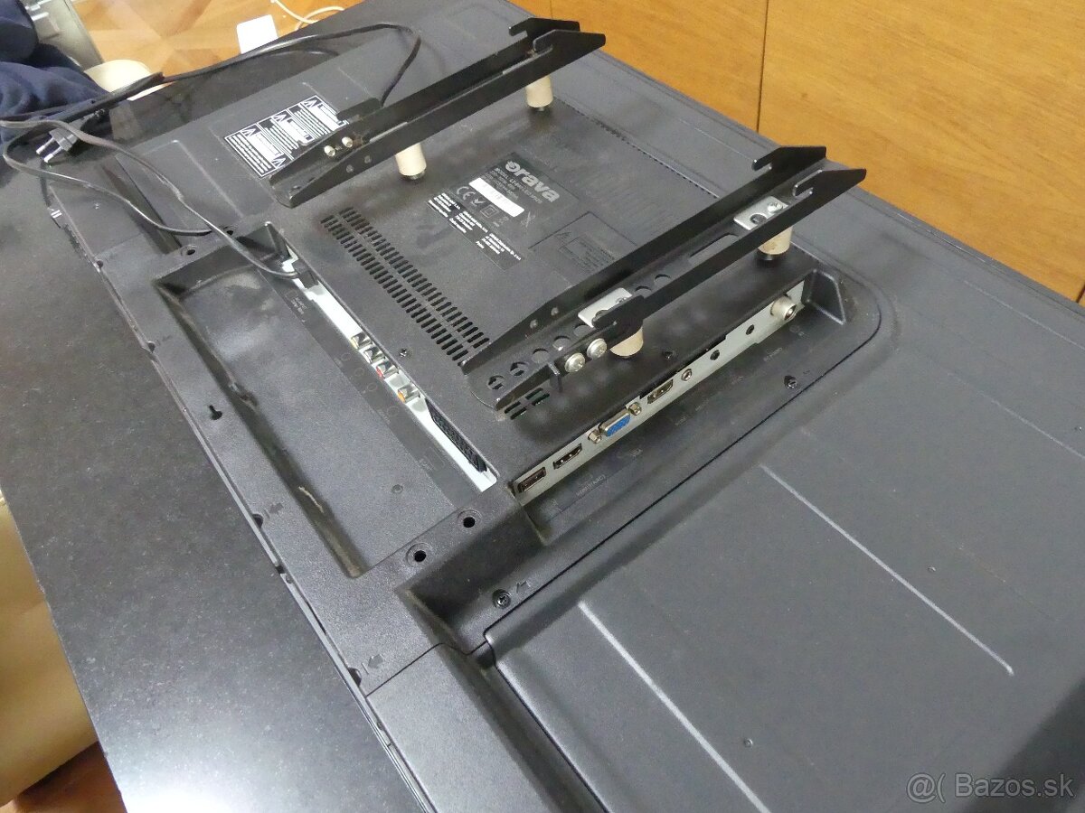 32" LED televízor Orava LT-840 LED M92B - 2