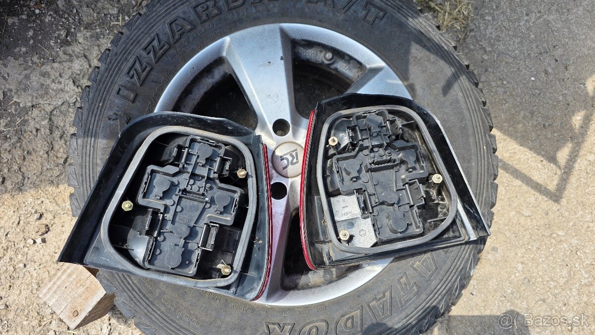 felicia zadné svetla - 2