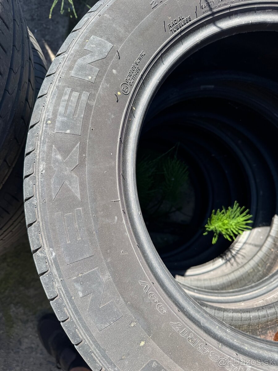 215/65R17 - 2