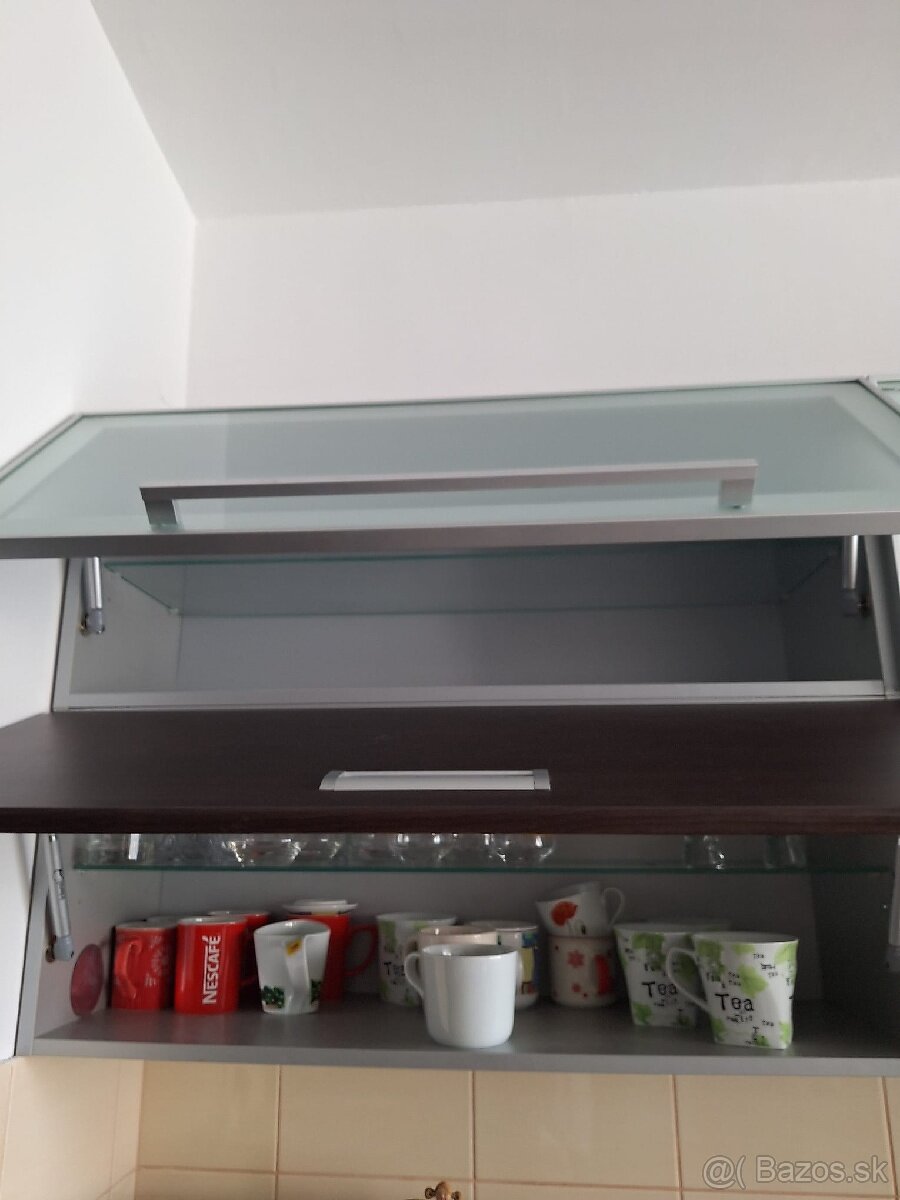 Vrchné skrinky kuchynskej linky - 2
