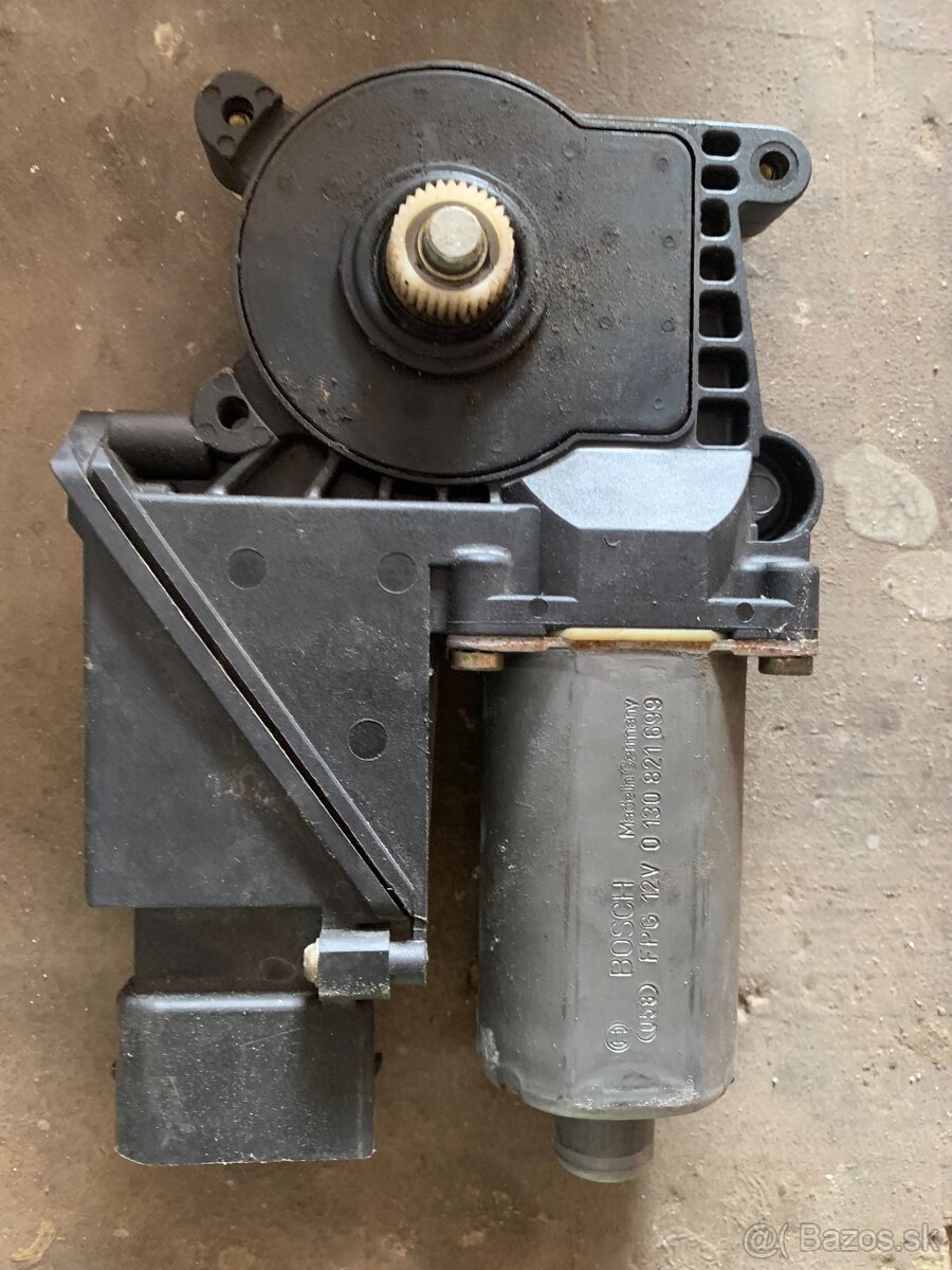 Motorček sťahovania okna Mercedes Benz W210 - 2