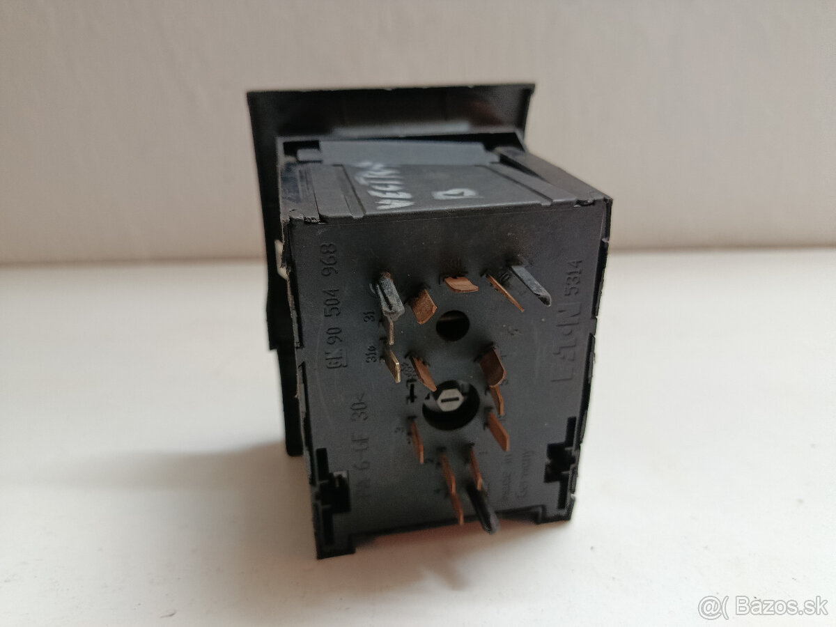 Vypínač svetiel Opel Vectra B 90569813 20€ - 2