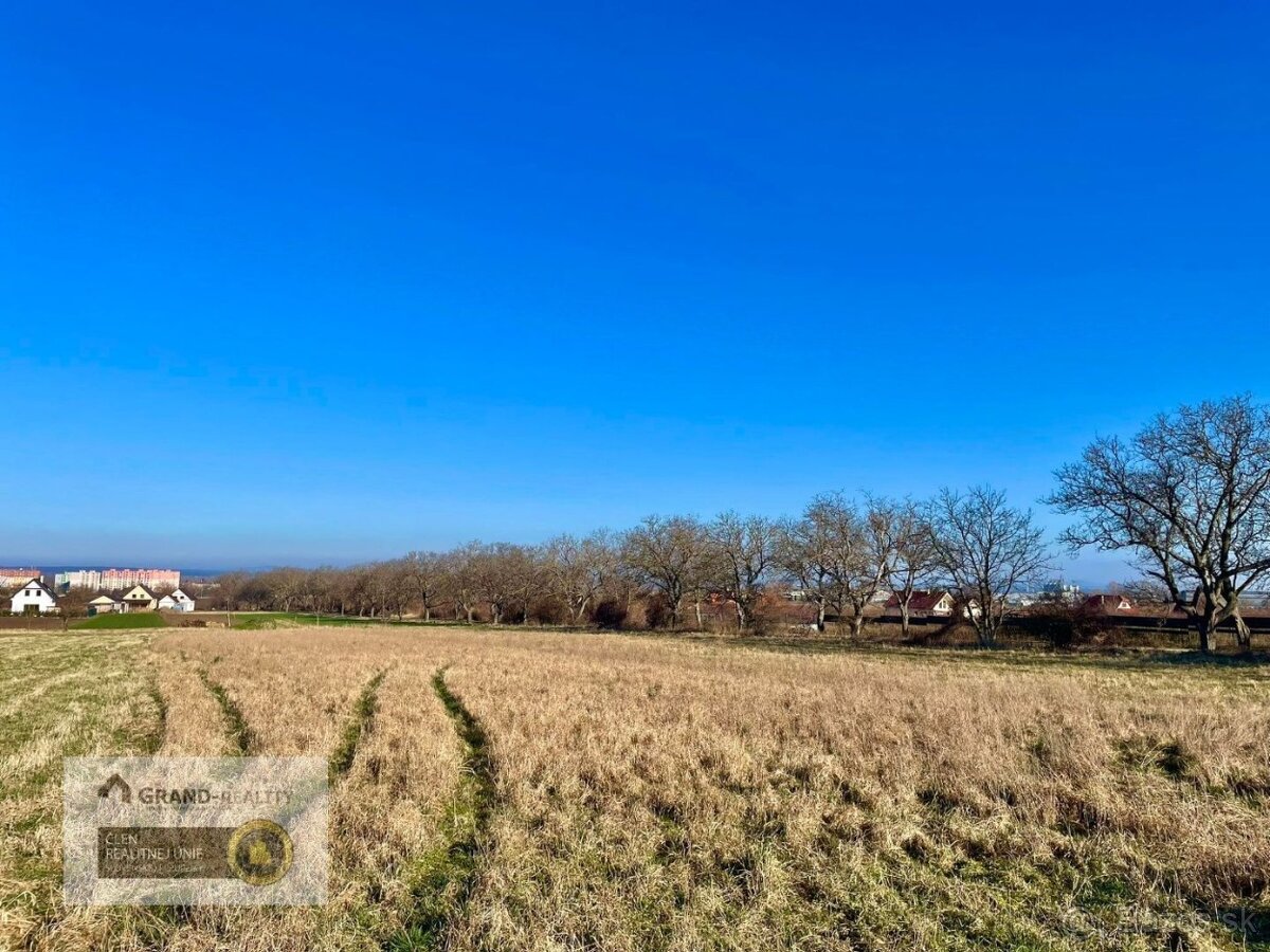 Na predaj veľký pozemok Nad predmestím v meste Skalica - 2