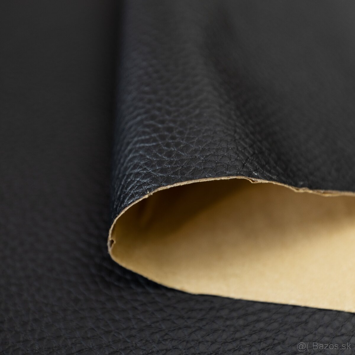 Samolepiaca koženka- čierna - 2