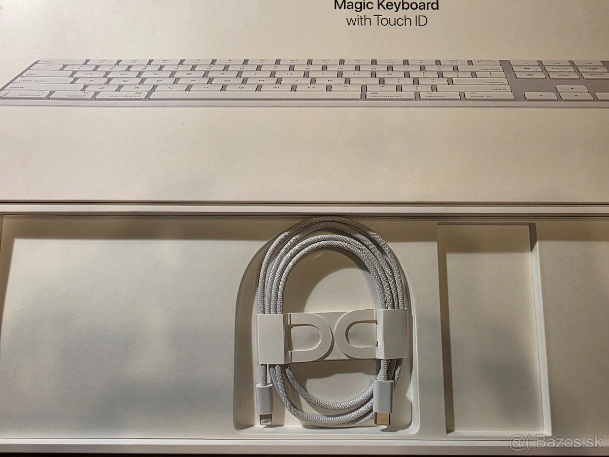 Apple Magic Keyboard s Numerickou Klávesnicou a Touch ID Whi - 2
