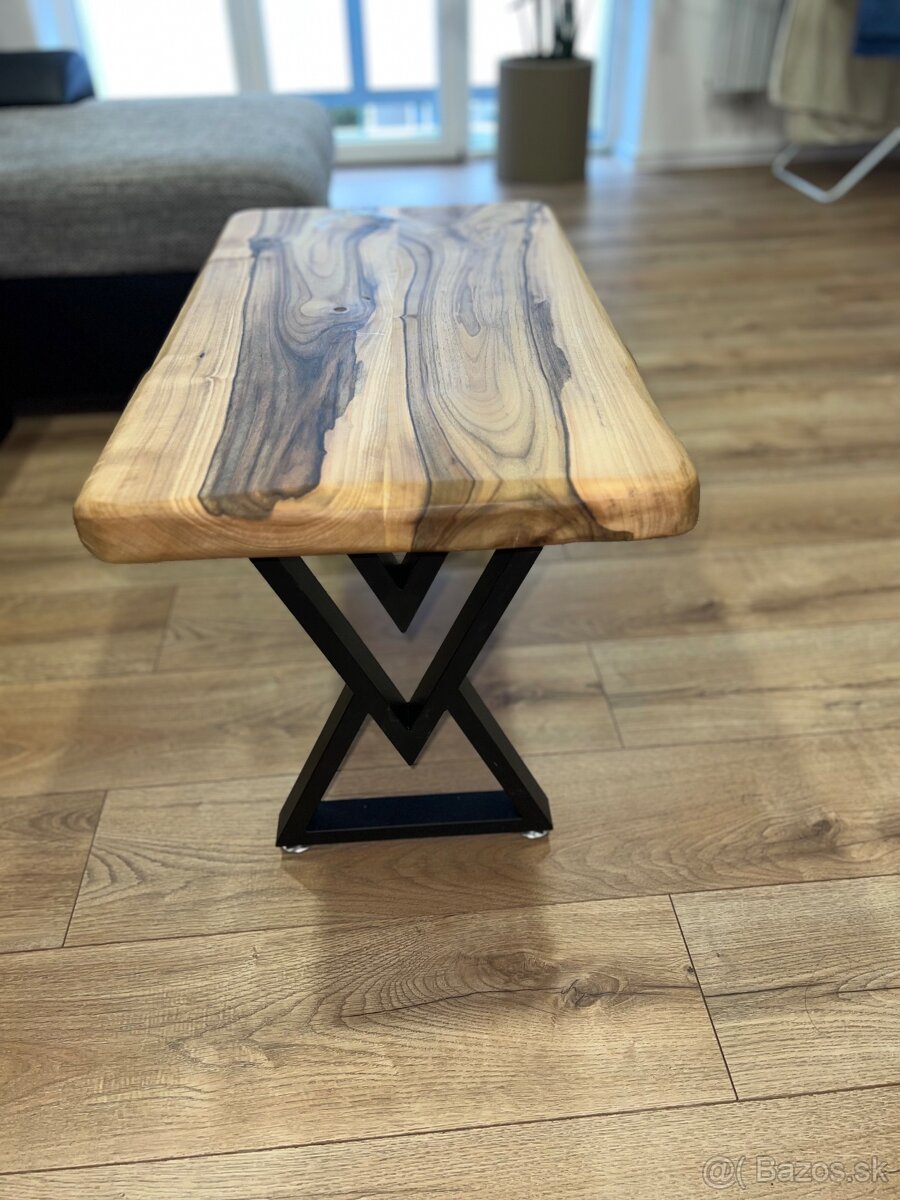 Predám masívny stôl orech - 2