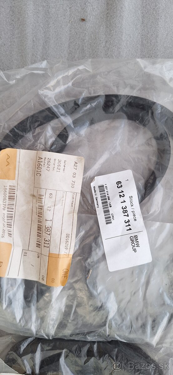 BMW e36 tesnenie predných svetiel - 2