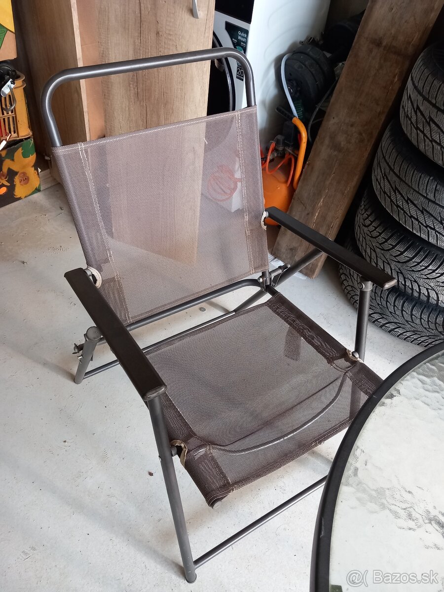 Predám stôl a 2x stolicka - 2