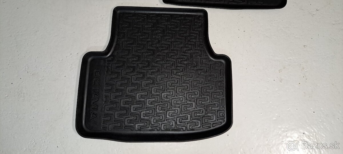Predám gumové rohože - Octavia - 2