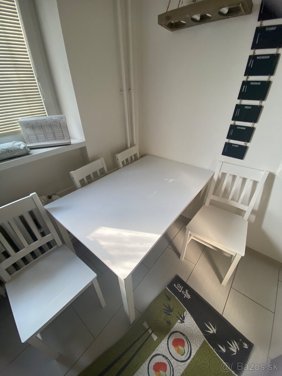Jedálenský stôl + 4 stoličky - 2