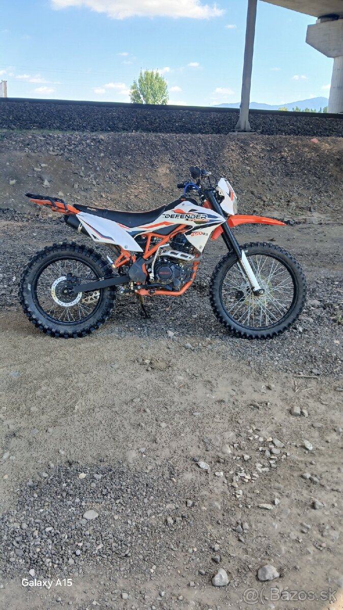 Mikilon Defender 250rr