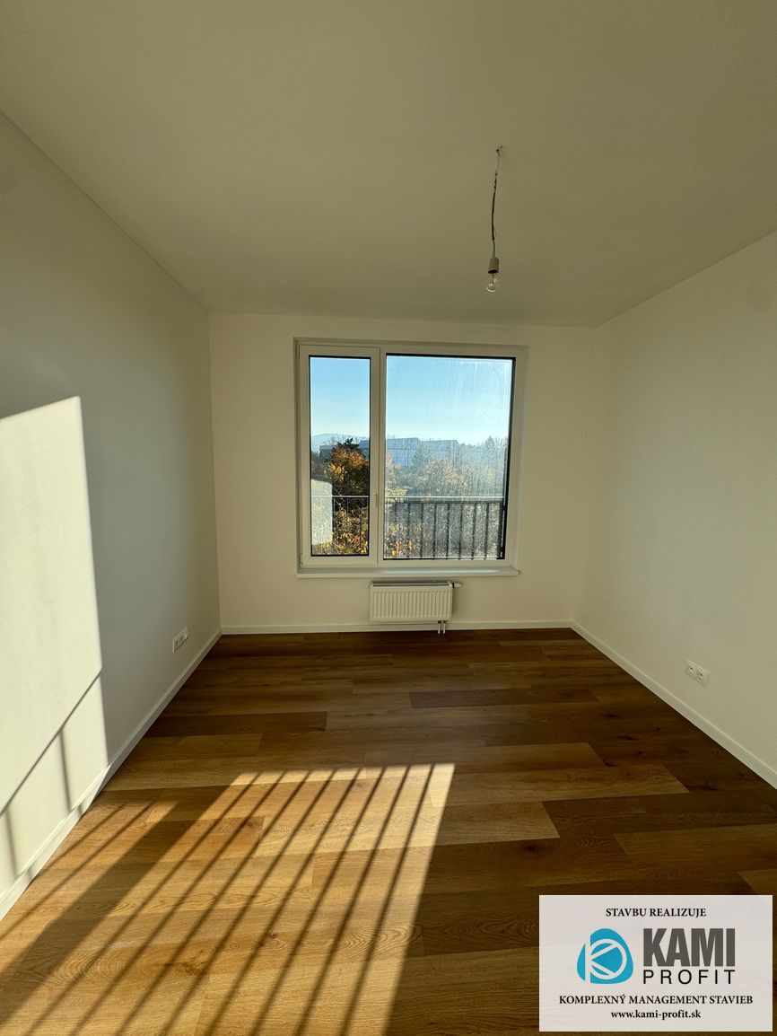 Na predaj 3 izbový byt s balkónom v novostavbe v Piešťanoch - 2