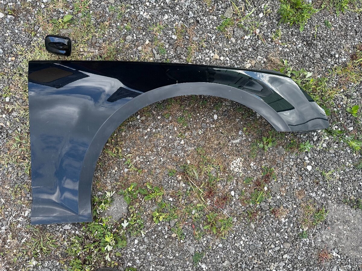 Predný blatník Audi A4 b9 predfacelift LY9T - 2