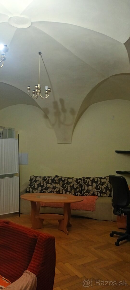 Prenájom garz.v centre mesta BB na bývanie i podnikanie - 2