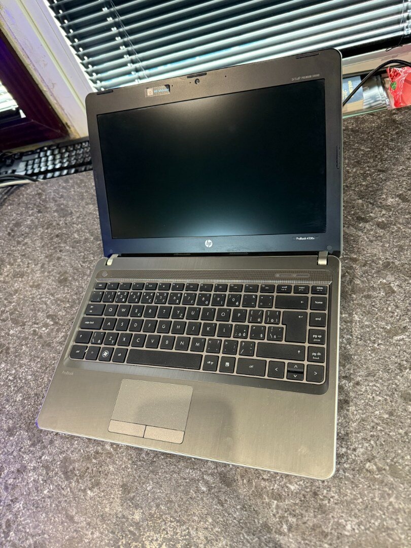 Notebook HP i3-2330M / 8 GB RAM / 250 GB SSD / LINUX MX - 2