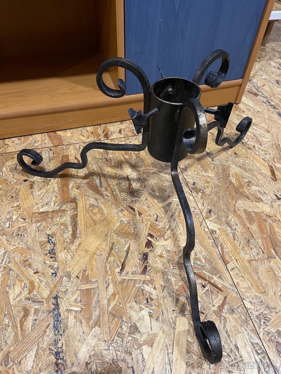 predam pevny, kovovy stojan na stromcek - 2