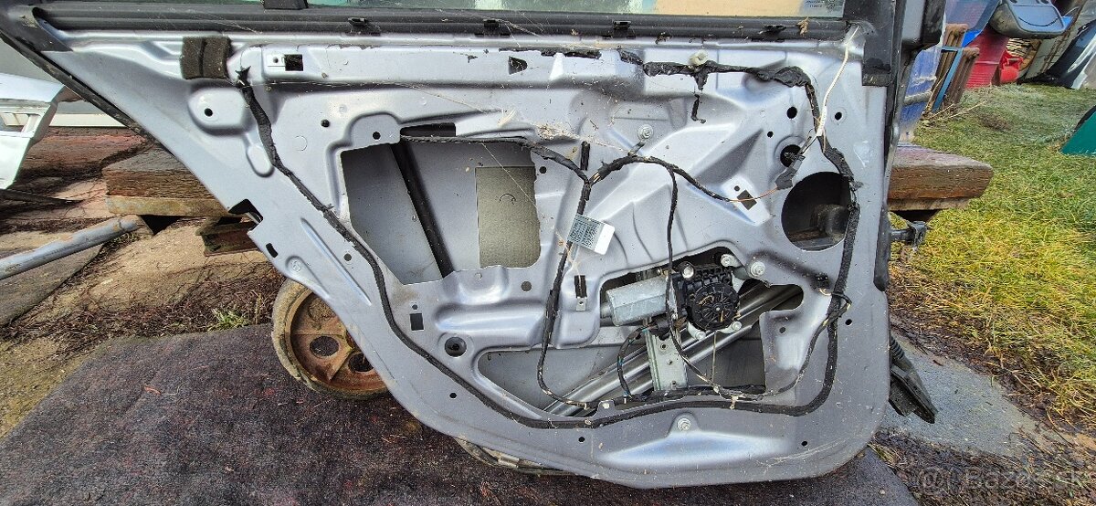 Predám diely na BMW E46 combi to to - 2