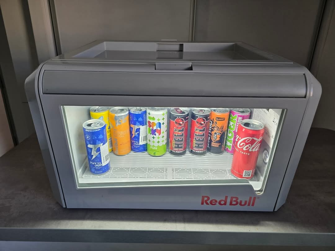 Red Bull chladnicka - 2