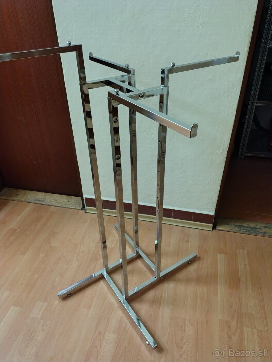 Stojany na oblečenie - 2