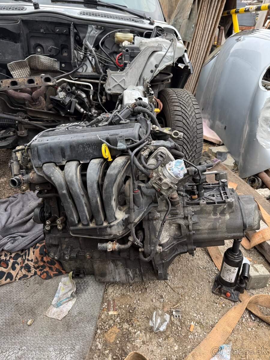 mini cooper R50 rv.2002 - 2