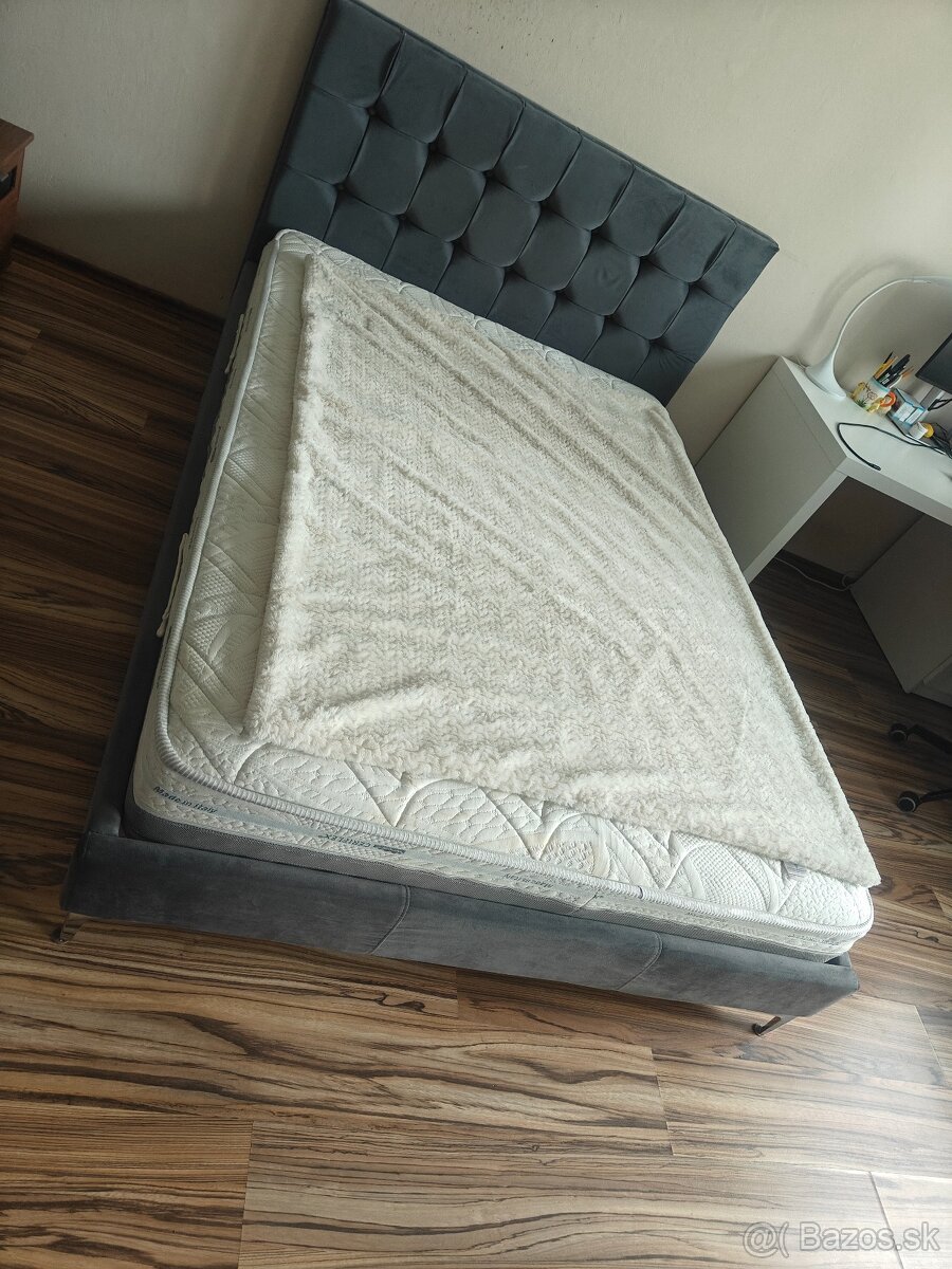 Predám posteľ aj s madracom - 2