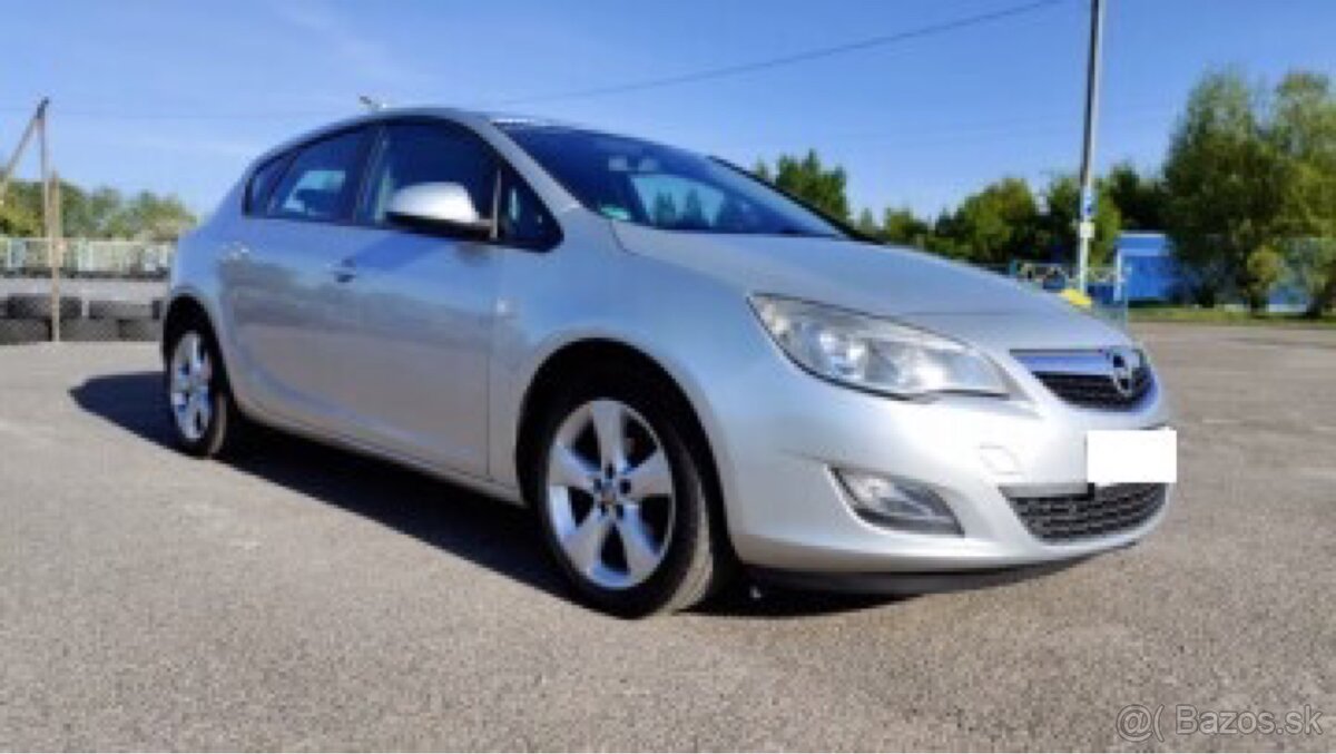 Opel Astra J 1.6 85kw Benzín + LPG - 2